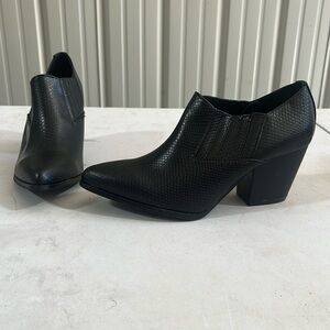 Shoedazzle, size 8, black